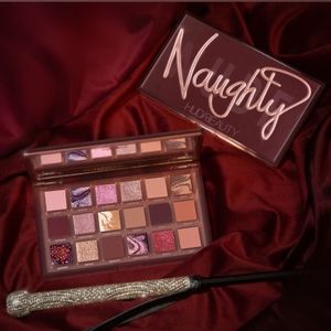 Huda Beauty Naughty Nude Palette